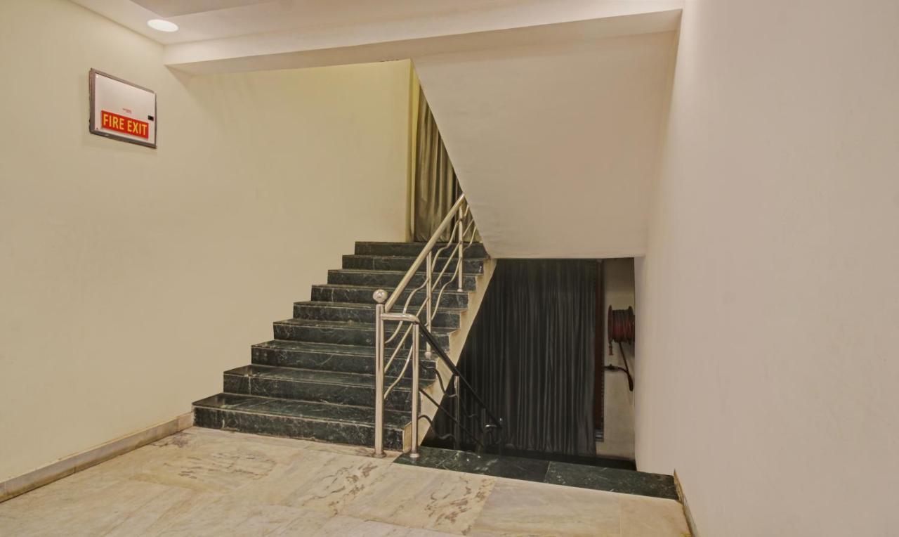 Отель Treebo The Boss Raipur  Экстерьер фото